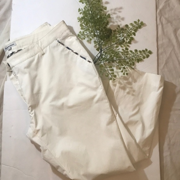 “AQUASCUTUM ” of London Ladies White Pants. - Picture 3 of 13